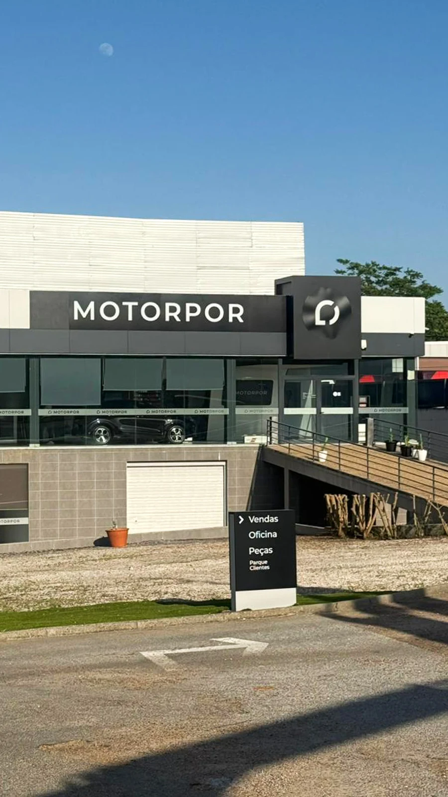 Decoração de Montras e Espaços Comerciais — trabalho 4 da Índice Publicidade