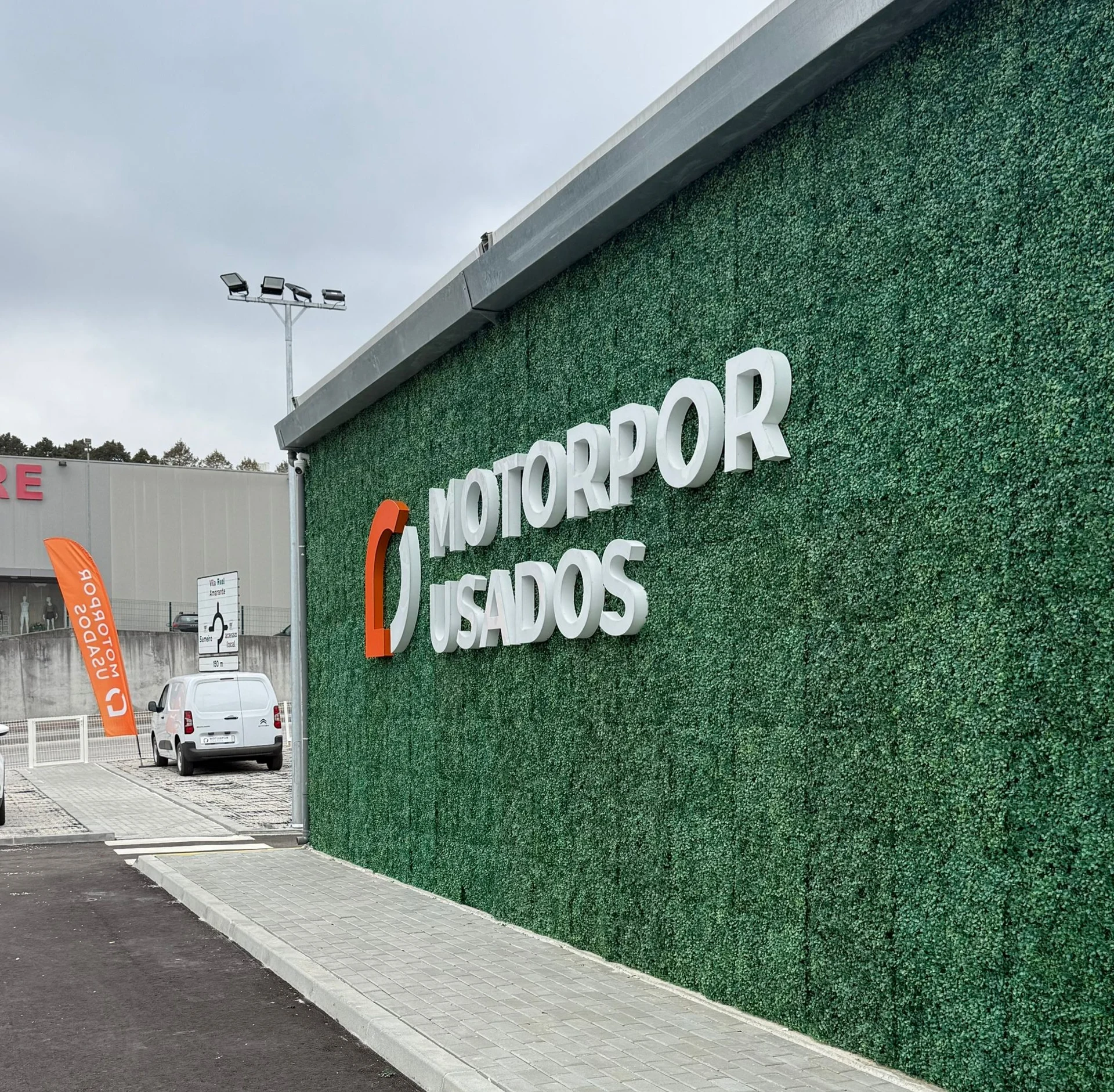Decoração de Montras e Espaços Comerciais — trabalho 8 da Índice Publicidade